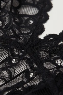 Body Pizzo Elegant Silhouette