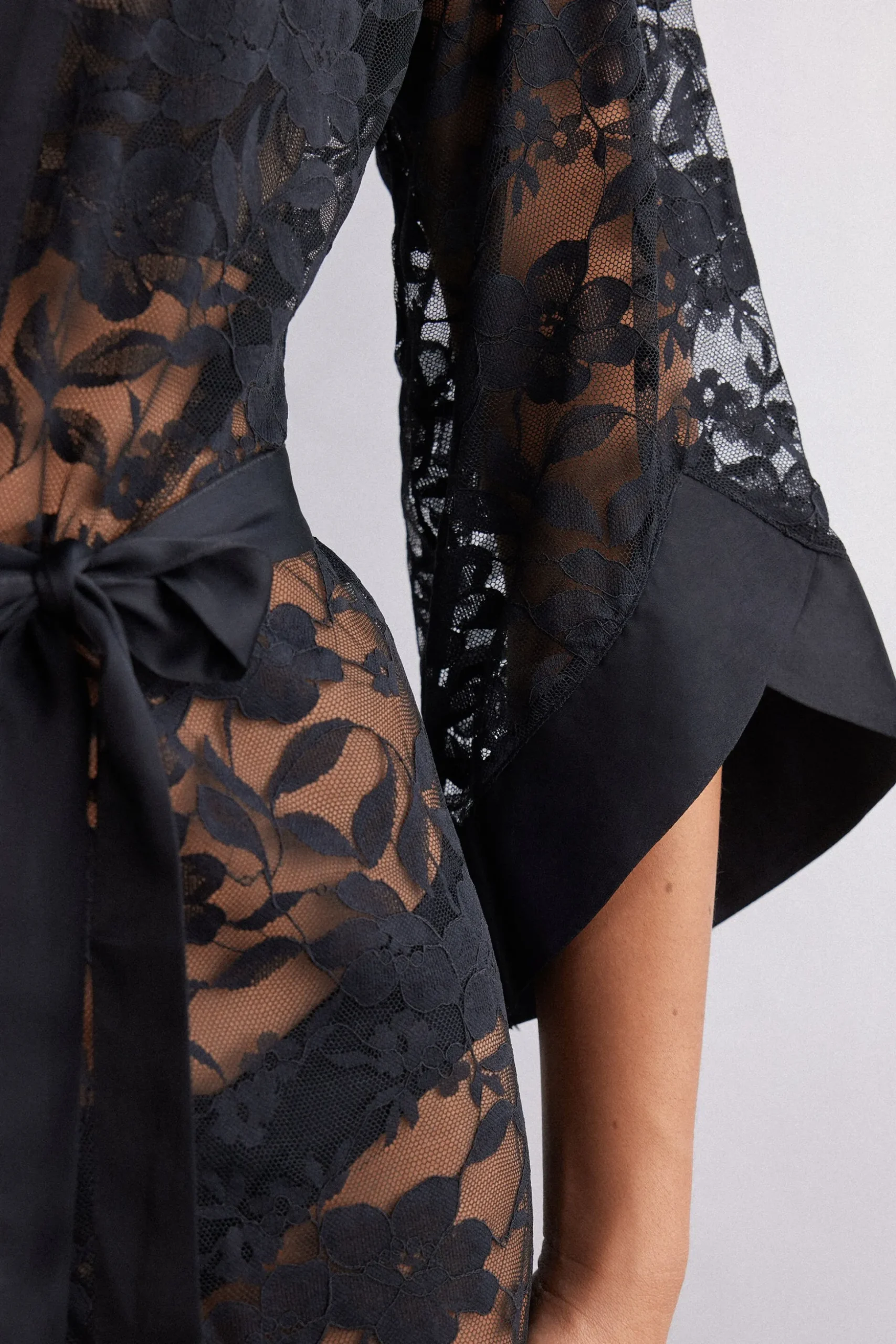 Kimono Pizzo e Raso The Art of Romance