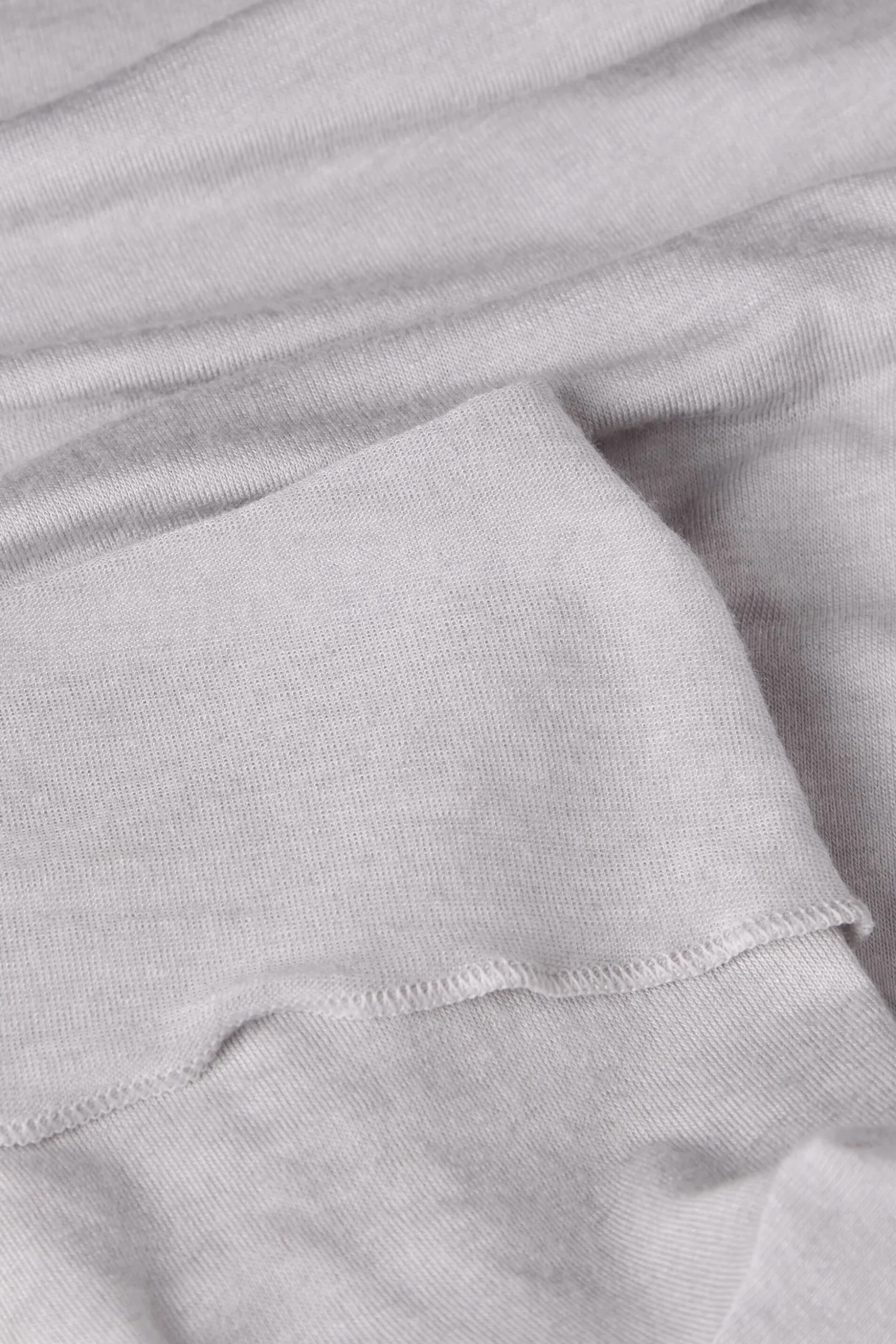 Maglia in Modal Ultralight con Cashmere Collo Alto