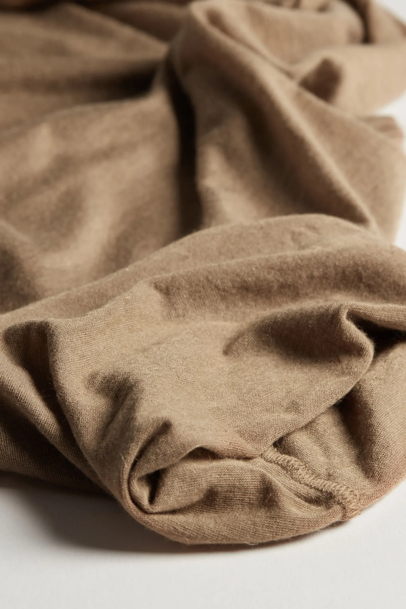 Maglia in Modal Ultralight con Cashmere Collo Alto