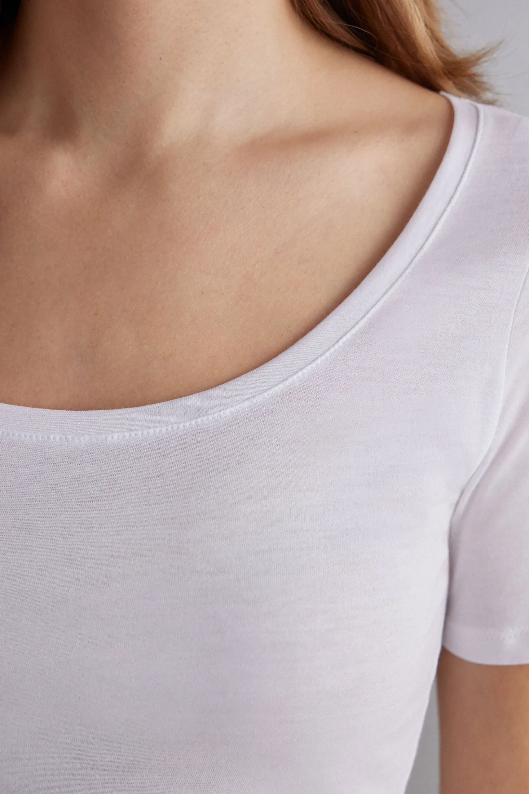 Maglia Manica Corta con Scollo a Madonna in Cotone Ultrafresh
