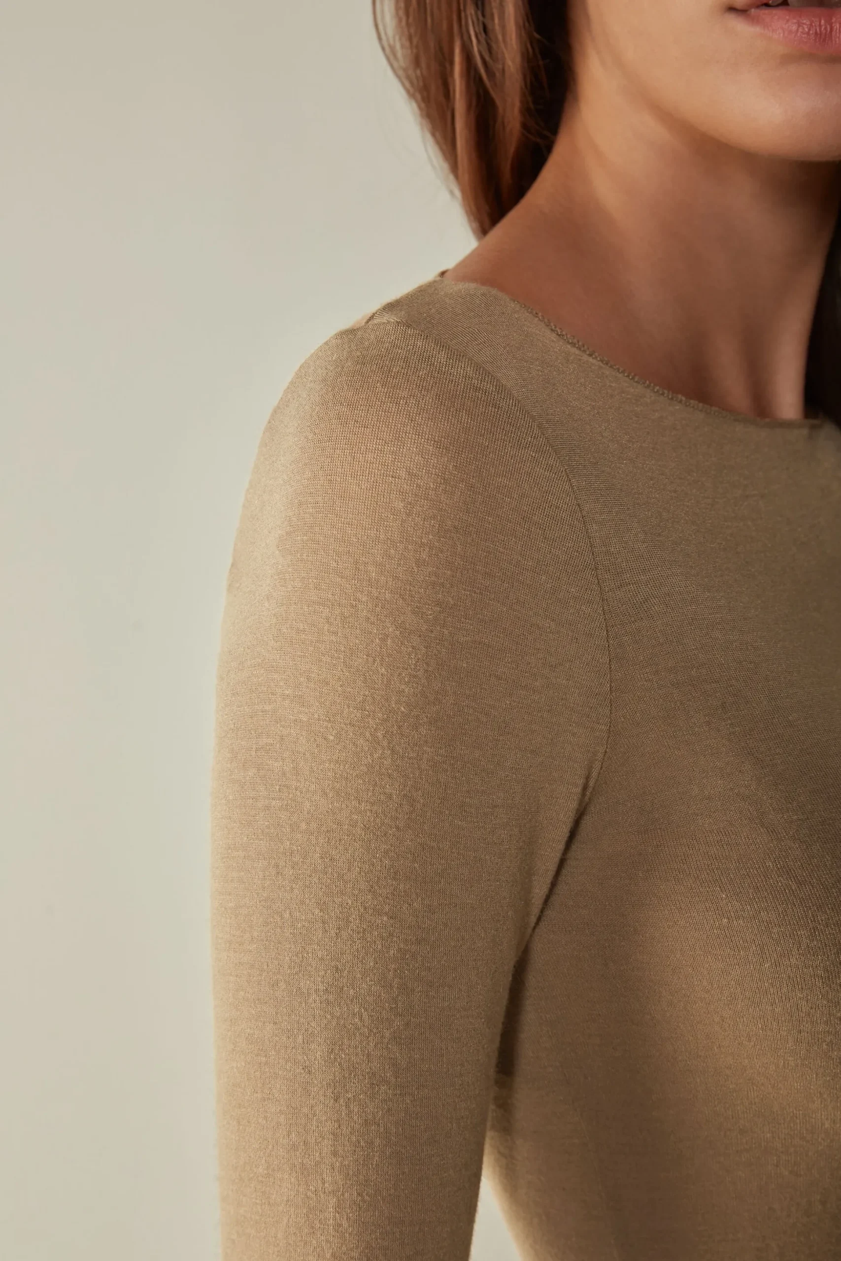 Maglia Manica Lunga in Modal con Cashmere e Scollo a Barchetta