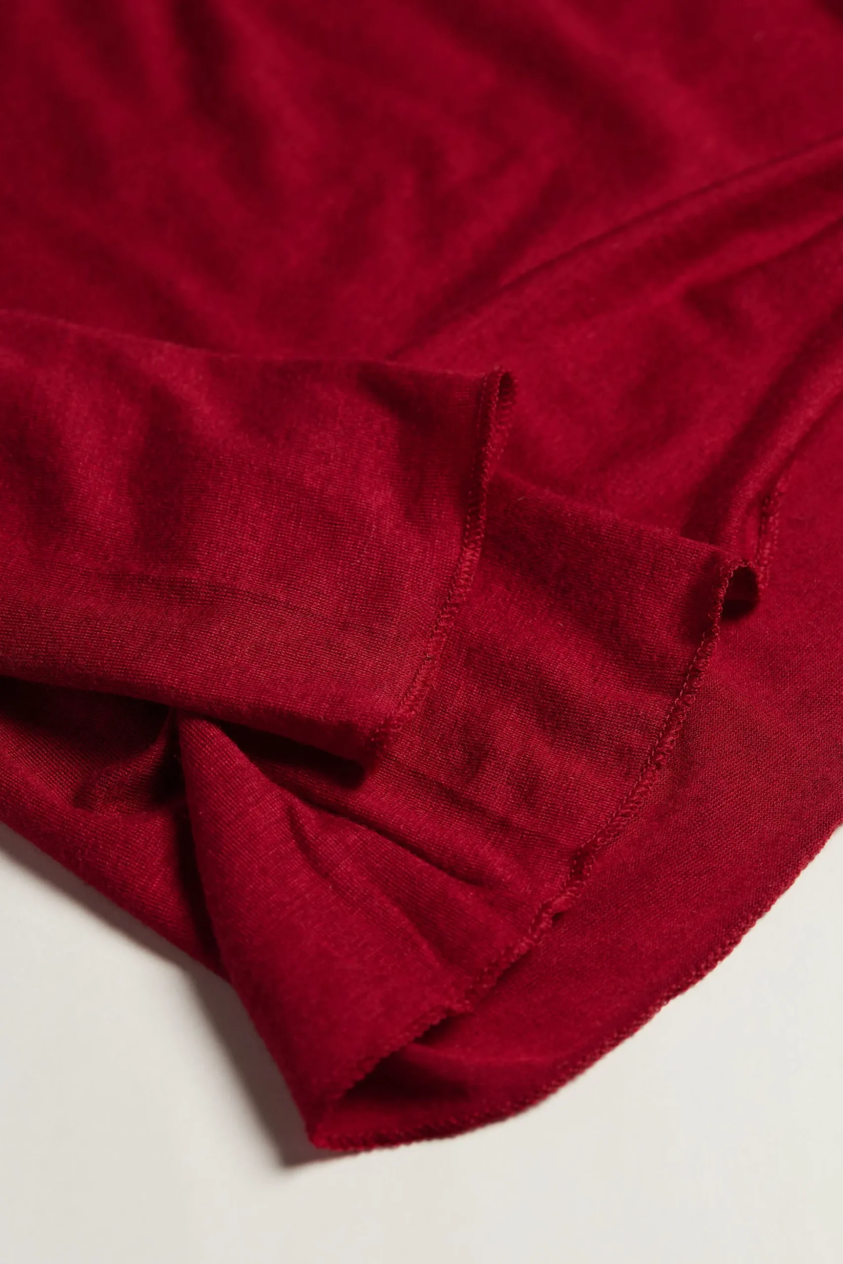 Maglia Manica Lunga in Modal con Cashmere e Scollo a Barchetta