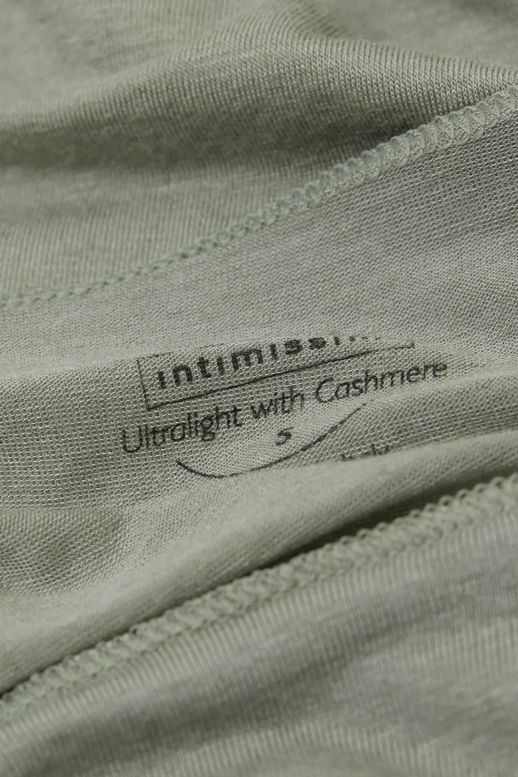 Maglia Manica Lunga in Modal con Cashmere e Scollo a Barchetta