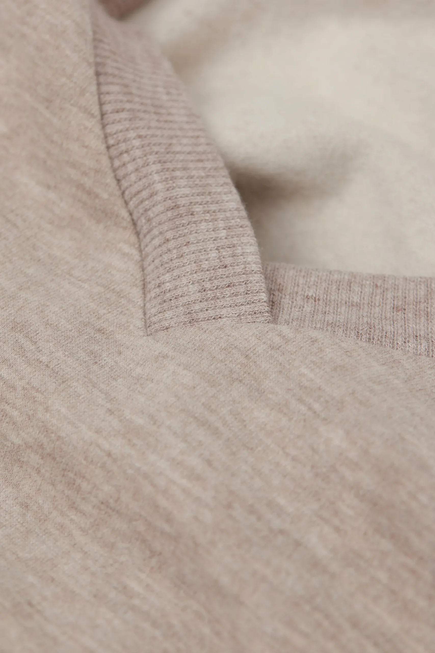 Maglia Manica Lunga Scollo a V Soft Chevron