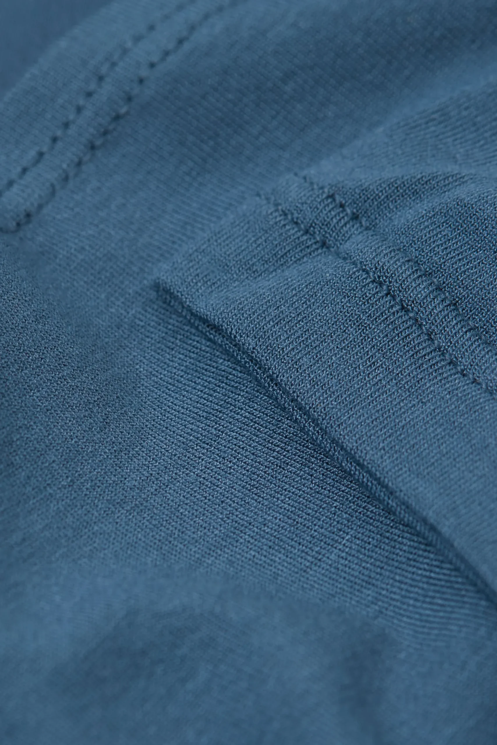 Maglia Manica Lunga Scollo a Barchetta in Micromodal