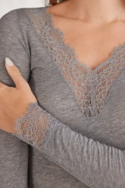 Maglia scollo a V in Modal Cashmere Ultralight e Pizzo