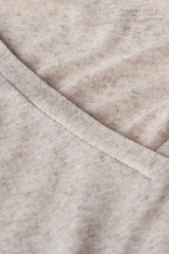 Maglia Scollo a V in Modal Ultralight con Cashmere