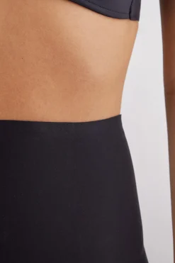 Pantaloncino in Microfibra Taglio Vivo