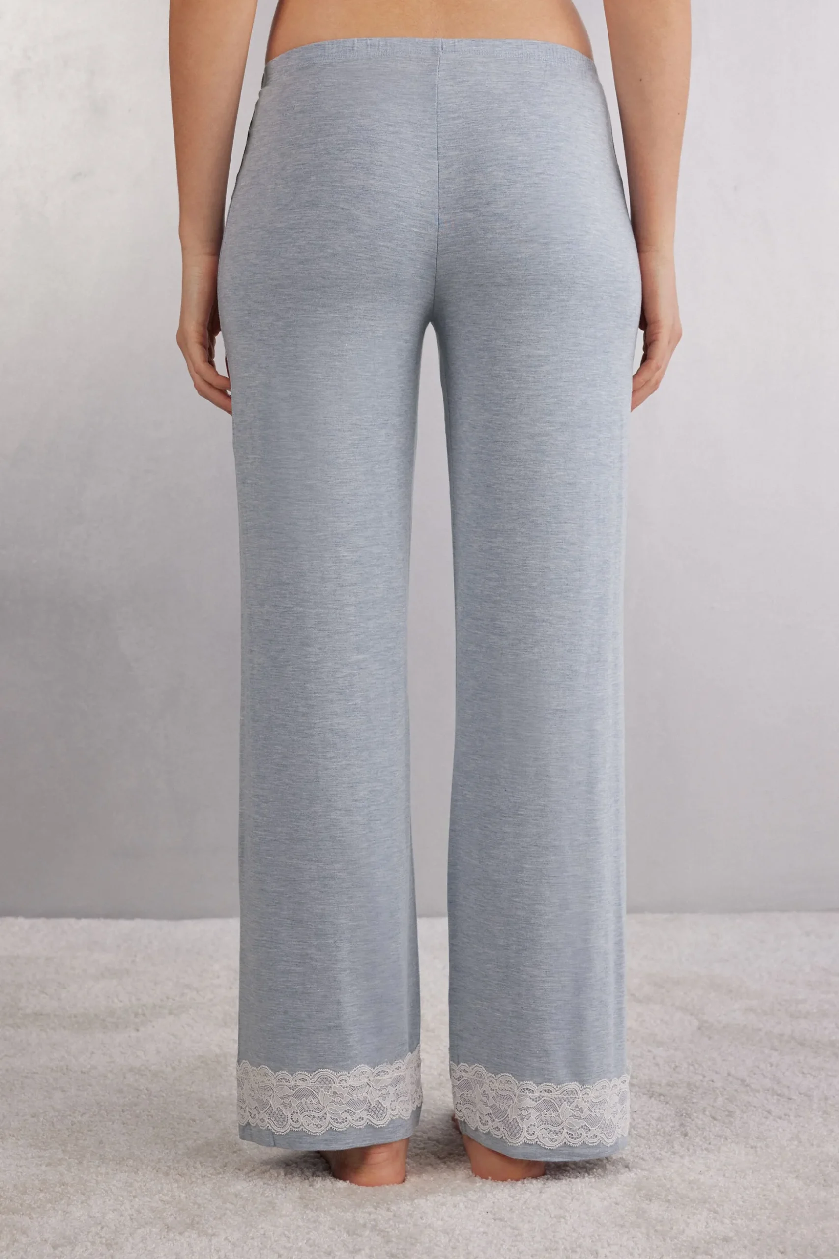 Pantalone Lungo in Modal con Dettagli in Pizzo