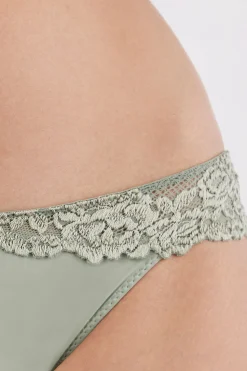 Slip a Pretty Flowers